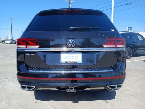 Used 2021 Volkswagen Atlas SE w/ Panoramic Sunroof Package image 8