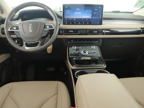 Used 2023 Lincoln Nautilus AWD w/ Premium Package image 15