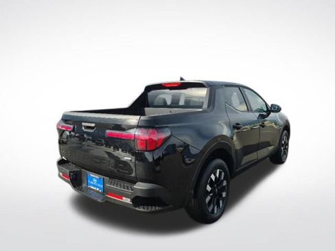 Used 2025 Hyundai Santa Cruz SE AWD/4WD image 5