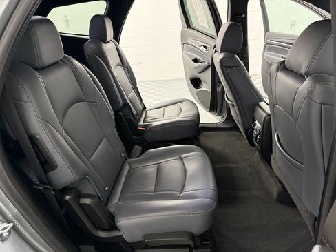 Used 2024 Buick Enclave Premium image 13