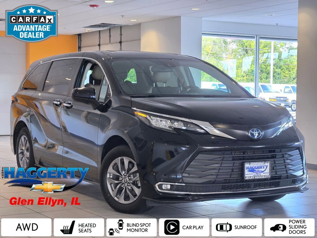 Used 2023 Toyota Sienna XLE AWD/4WD image 1