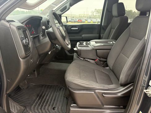 Used 2020 Chevrolet Silverado 1500 Custom w/ Custom Value Package image 11