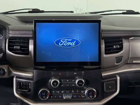 Used 2022 Ford Expedition Max XLT image 12