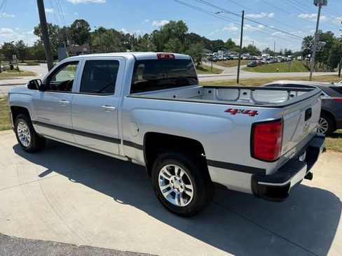 Used 2018 Chevrolet Silverado 1500 LT w/ All Star Edition AWD/4WD image 9