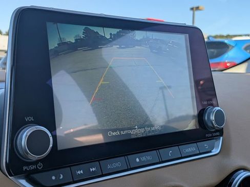 Certified 2022 Nissan Sentra SV w/ SV Premium Package image 18