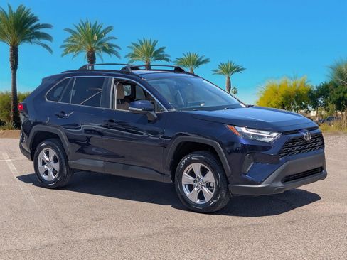 Used 2022 Toyota RAV4 XLE w/ Convenience Package image 7