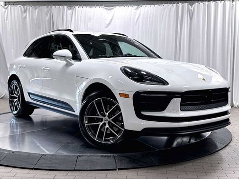 Used 2026 Porsche Macan AWD/4WD image 11
