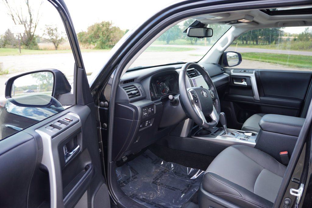 Used 2023 Toyota 4Runner SR5 Premium w/ Moonroof Package AWD/4WD image 14