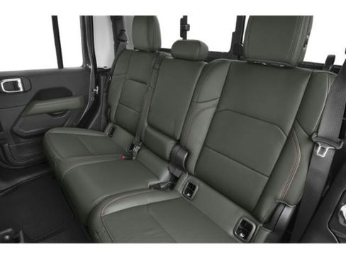 Used 2024 Jeep Gladiator Mojave w/ Technology Group image 15
