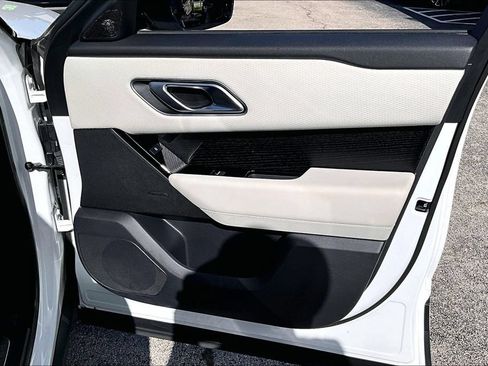 Used 2023 Land Rover Range Rover Velar S AWD/4WD image 25