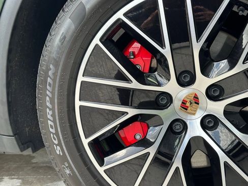 Certified 2025 Porsche Macan 4S Electric image 16