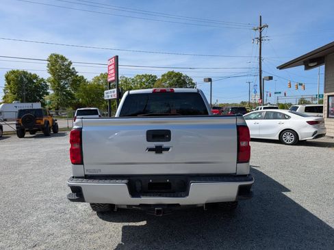 Used 2018 Chevrolet Silverado 1500 Custom image 8