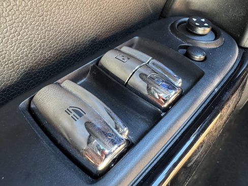 Used 2019 MINI Cooper S w/ Signature Upholstery Package FWD image 19