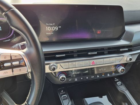 Used 2025 Kia Telluride S FWD image 17
