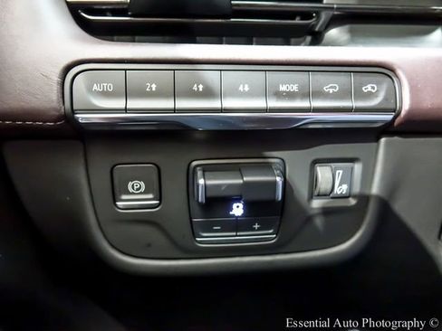 Certified 2021 Cadillac Escalade Sport Platinum w/ Heavy-Duty Trailer Package AWD/4WD image 23