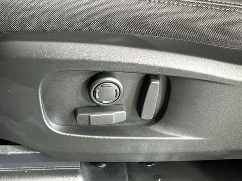 New 2025 Land Rover Defender 110 S image 24