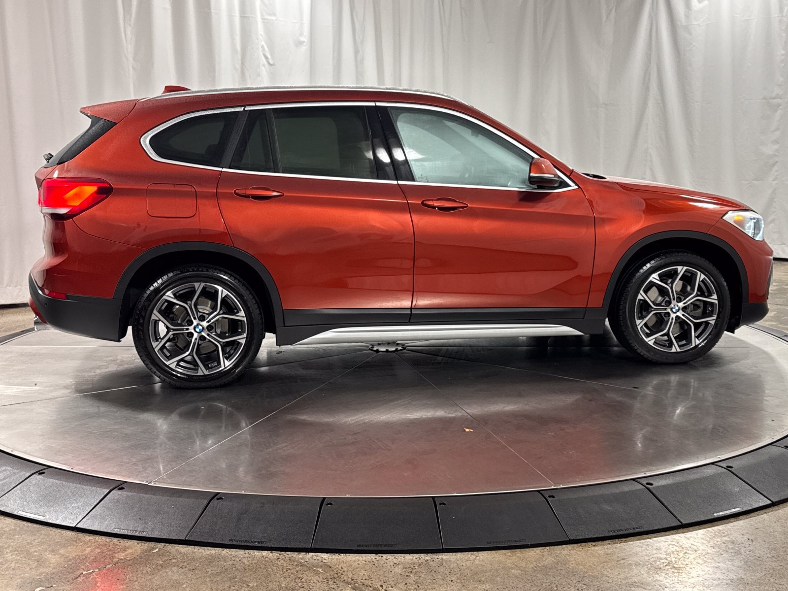 Used 2020 BMW X1 xDrive28i w/ Premium Package AWD/4WD image 6