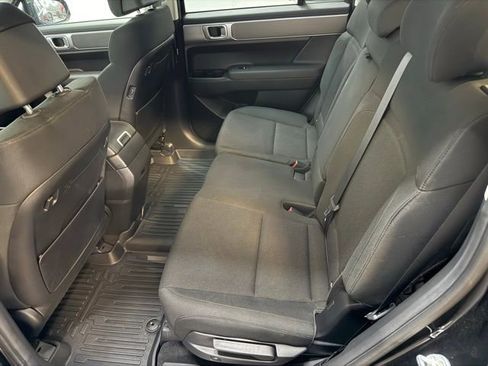 Used 2024 Hyundai Santa Fe SE image 30