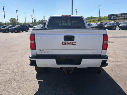 Used 2018 GMC Sierra 2500 Denali w/ Suspension Package, Off-Road AWD/4WD image 5