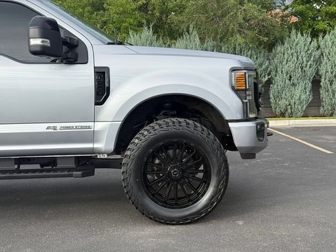 Used 2022 Ford F250 Lariat w/ Black Appearance Package AWD/4WD image 6