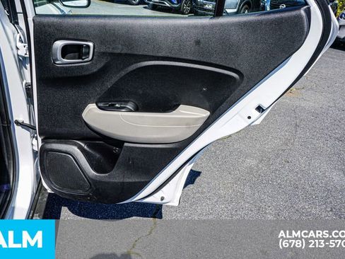 Used 2025 Hyundai Venue SEL image 52