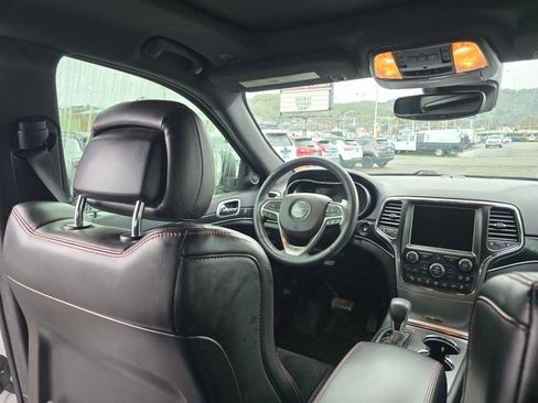 Used 2017 Jeep Grand Cherokee Trailhawk w/ Trailhawk Luxury Group image 10