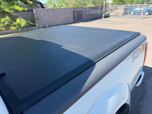 Used 2018 Nissan Frontier PRO-4X image 9