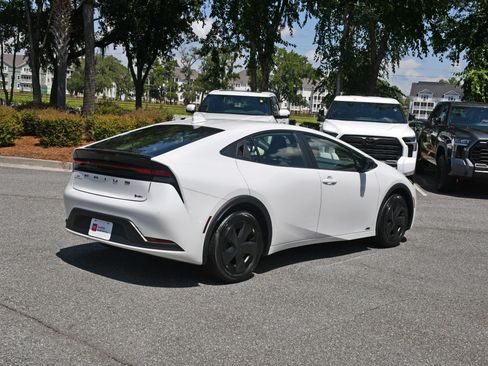 Certified 2024 Toyota Prius LE AWD/4WD image 4