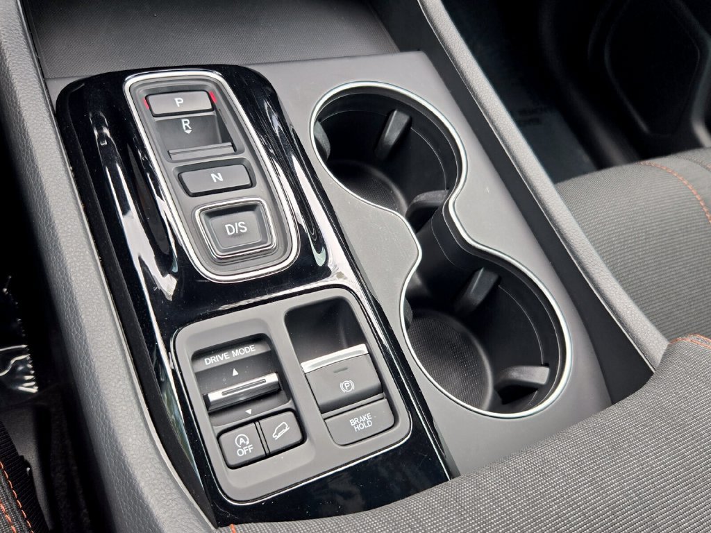 Used 2025 Honda Pilot Sport image 19