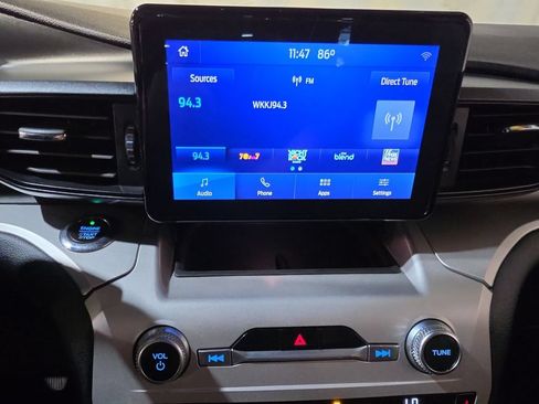 Used 2021 Ford Explorer XLT w/ Class III Trailer Tow Package AWD/4WD image 12
