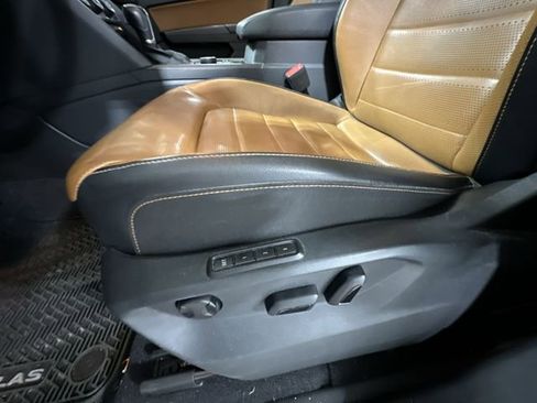 Used 2019 Volkswagen Atlas SEL Premium image 18