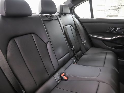 Used 2025 BMW 330i xDrive Sedan w/ Premium Package image 24