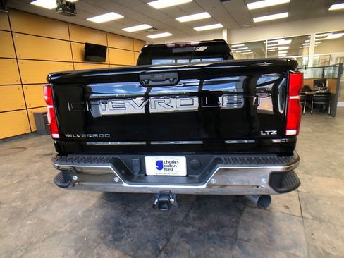 Used 2025 Chevrolet Silverado 2500 LTZ w/ LTZ Premium Package AWD/4WD image 6