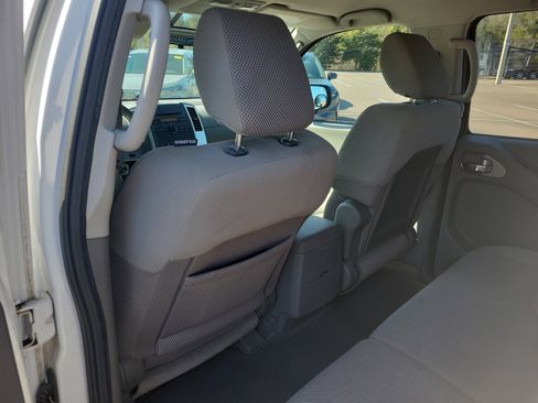 Used 2011 Nissan Frontier SV image 14