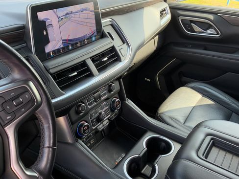 Used 2021 Chevrolet Tahoe Z71 w/ Z71 Off-Road Package image 17