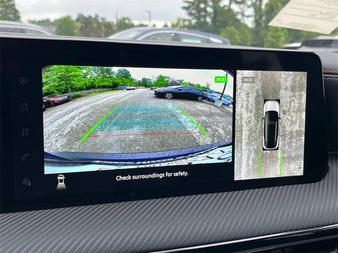 New 2025 Nissan Kicks SR image 23