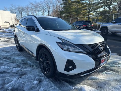 Used 2023 Nissan Murano SV w/ SV Midnight Edition Package image 3