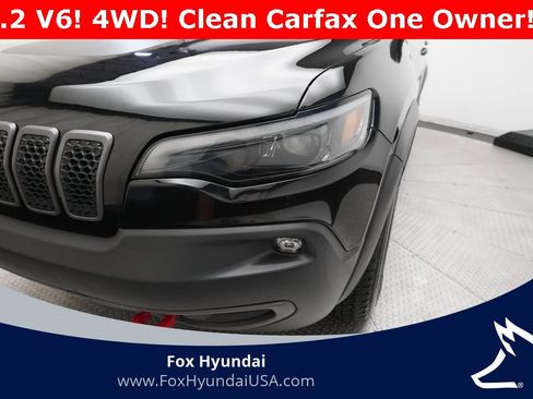 Used 2019 Jeep Cherokee Trailhawk w/ Cold Weather Group image 21