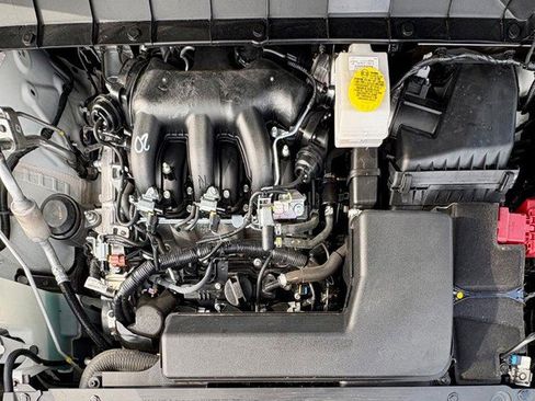 Used 2025 Nissan Pathfinder Platinum w/ Cargo Package FWD image 10