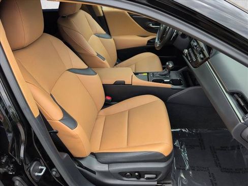 Used 2025 Lexus ES 300h w/ Premium Package FWD image 22