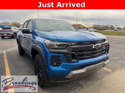 Used 2024 Chevrolet Colorado Z71 w/ Z71 Convenience Package 2