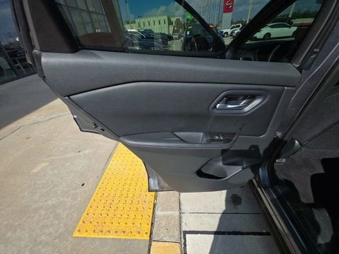 Used 2024 Nissan Rogue SV image 23