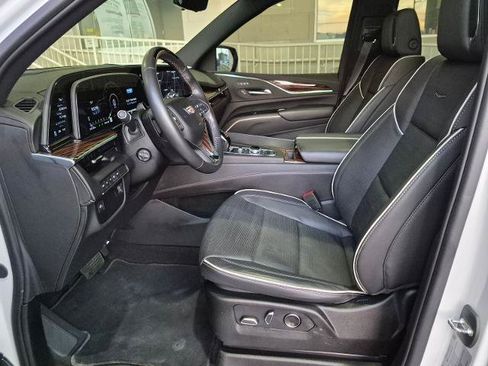 Used 2023 Cadillac Escalade ESV Premium Luxury AWD/4WD image 16