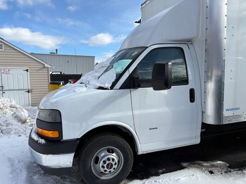 New 2025 GMC Savana 3500 Extended w/ Power Convenience Package RWD image 25