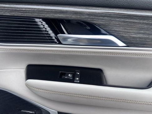 Used 2022 Jeep Wagoneer Series II w/ Flexible Seating Group image 31