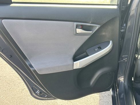 Used 2014 Toyota Prius Plug-In Hybrid image 20