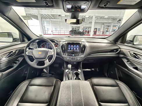 Used 2023 Chevrolet Traverse Premier image 23