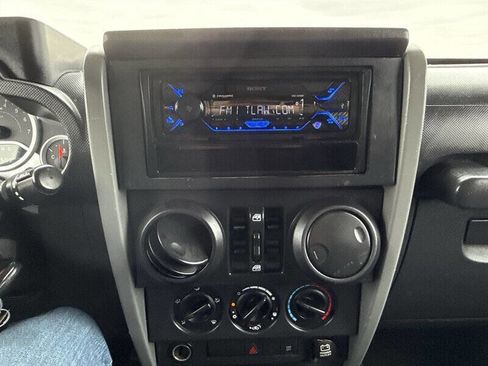 Used 2007 Jeep Wrangler Unlimited Sahara image 28