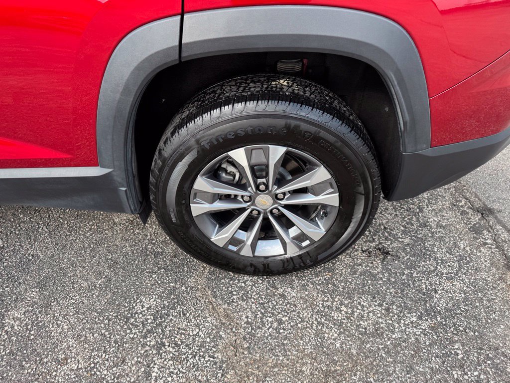 Used 2026 Chevrolet Equinox LT w/ Convenience Package II FWD image 28