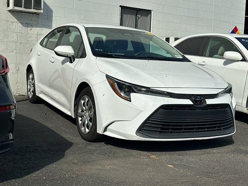 Used 2024 Toyota Corolla LE FWD image 2
